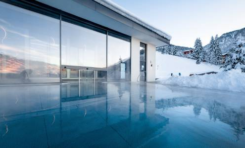 alpinapool2-hotel-spa-infinitypool-alpinaalpendorf