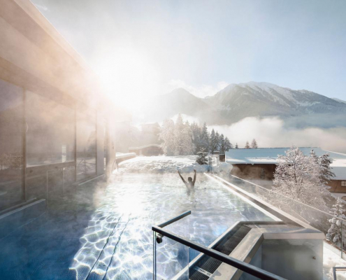 outdoorpool-swim-panorama-josalzburg1