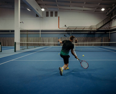 tennishotel-alpinaalpendorf-paar-tennisurlaub